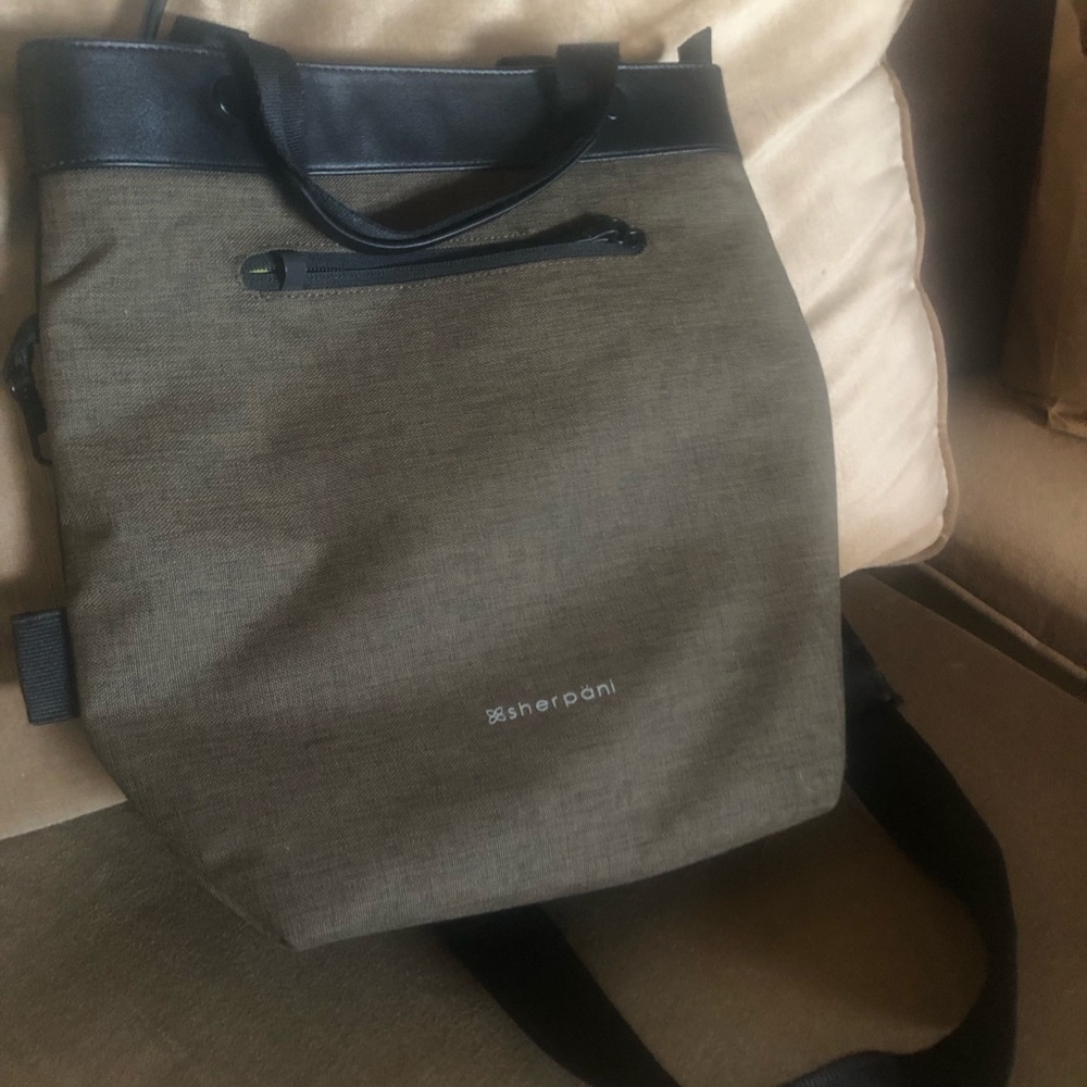 Sherpani Geo AT RFID Messenger Bag